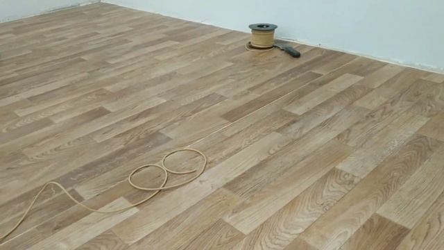 Горячая сварка линолеума. Работа с напарником. смотреть онлайн