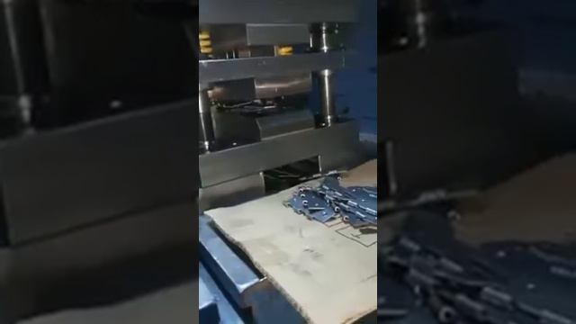 Петли штамп форма