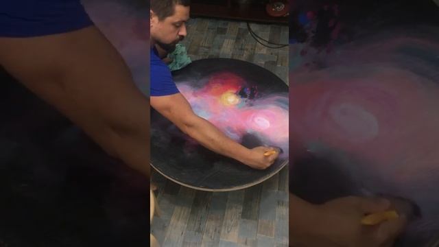 Как разрисовать столешницу акриловыми красками, а потом залить эпоксидной смолой ? смотреть онлайн