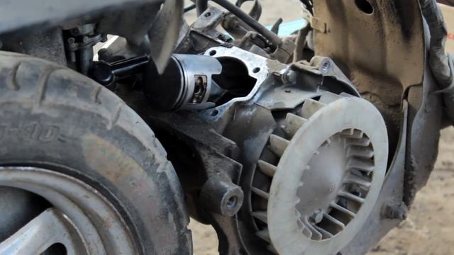 Скутер не тянет Honda Tact AF 09. Часть 1 смотреть онлайн