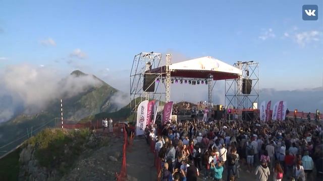 #VKLive Елена Темникова — концерт над облаками (6 августа 2017)