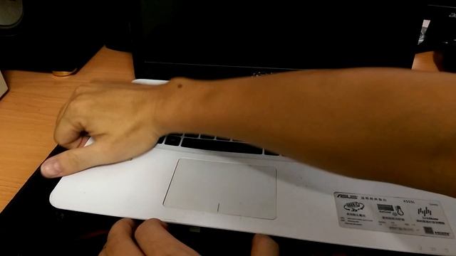 藤小二 2018年 筆電543-華碩X555L系列的筆電，如何拆硬碟? 換上SSD衝速度唄！(2018/7/17) смотреть онлайн