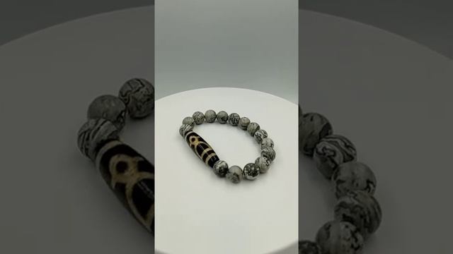 Кубера бусина Дзи (браслет серая яшма) смотреть онлайн
