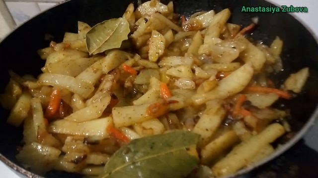 Жаренная картошка с яйцами смотреть онлайн