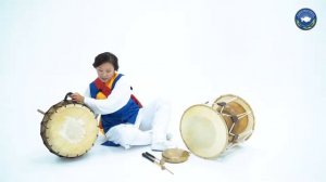 Знакомство с корейским музыкальными инструментами (Чангу, Пук, Кквэнгвари, Чин)