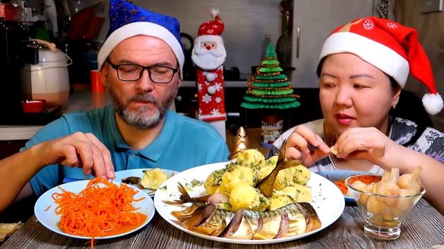 Мукбанг Копченая Скумбрия с Картошкой / Все любят копченую рыбу?/ Mukbang Smoked Mackerel смотреть онлайн