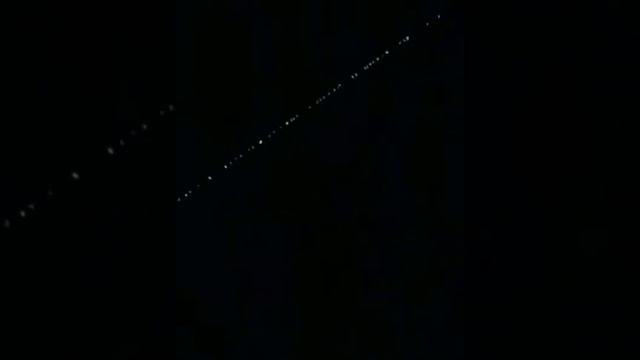 Спутники Маска над селом Голицино рядом с Сочи, 22 апреля 2020 смотреть онлайн