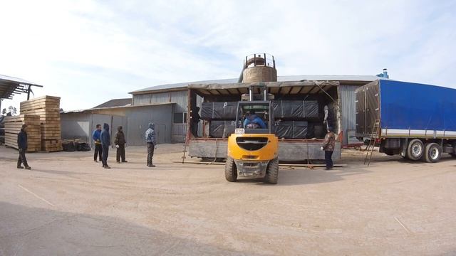 Погрузка комплекта материала для бани от фирмы РУССКИЕ ПЛОТНИКИ смотреть онлайн