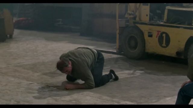 Джеки Чан vs Билл Уоллес (чемпион по карате и кикбоксингу) "Покровитель" Американская версия смотреть онлайн