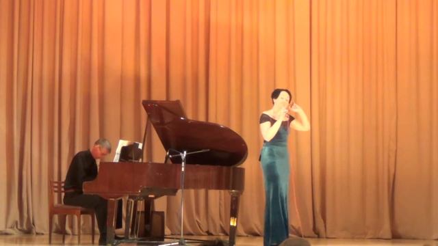 Наталья Михайлова - "Три вальса"(А.Цфасман - Л.Давидович - В.Драгунский) смотреть онлайн