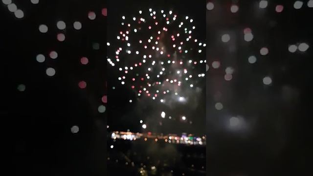 Новогодний салют 2018 смотреть онлайн