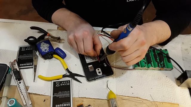 Телефон с которым забудешь о зарядке the phone which will forget about the charging смотреть онлайн