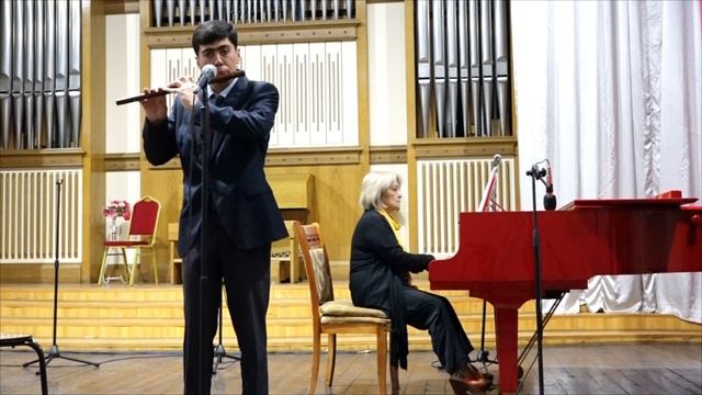 Исфалихонов Исфалихон -