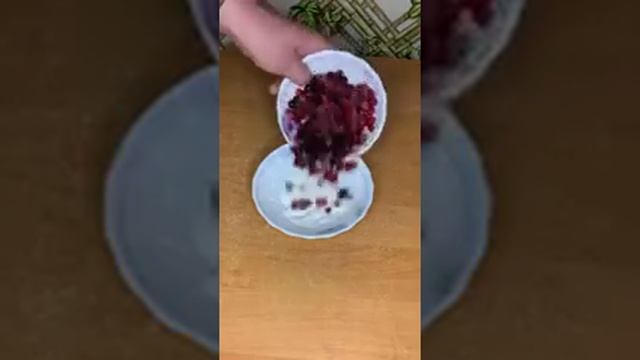 пирог с замороженными ягодами. смотреть онлайн