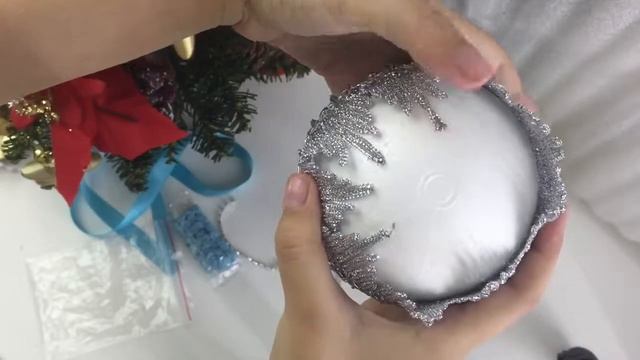 КАК СДЕЛАТЬ НОВОГОДНИЙ ШАР СВОИМИ РУКАМИ! СУПЕР НОВОГОДНИЙ НАБОР! DIY смотреть онлайн