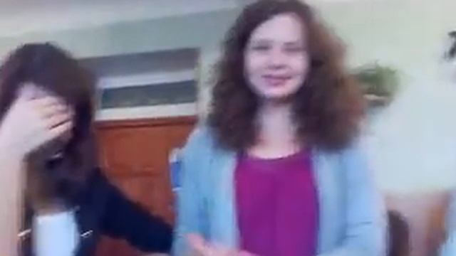 Между первой и второй перерывчик не большой. смотреть онлайн
