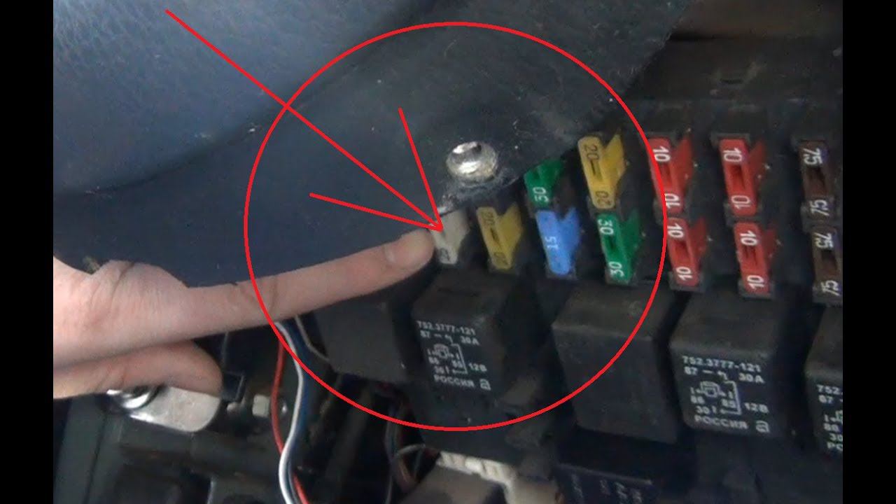 Замена предохранителя обогрева заднего стекла на Chevrolet - Niva смотреть онлайн