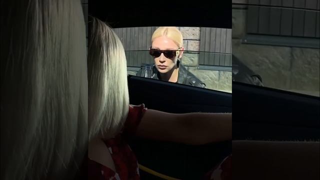 Крутая Настя Ивлеева угоняет машину как в GTA смотреть онлайн