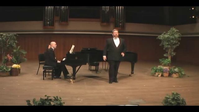 David Small sings Largo al factotum смотреть онлайн