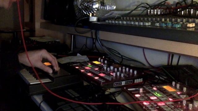 MICROKORG XL LIVE TECHNO/ACID Track (+2 variations) - AG1 смотреть онлайн
