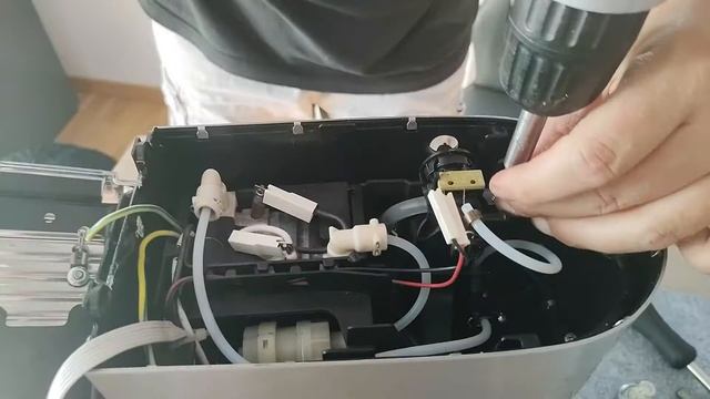 How to replace water-steam switch in DeLonghi Dedica EC680/EC685 - it didn't solved my problem. смотреть онлайн