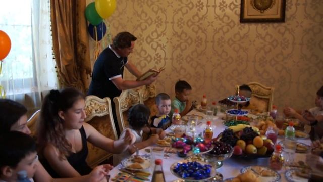 Читаю стих на дне рождения племянника... смотреть онлайн