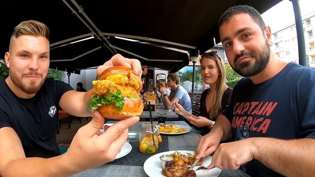 Vršovická Kozlovna - JAK VYPADÁ RESTAURACE S ŠÍLENÝM MAJITELEM?! смотреть онлайн
