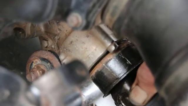 Suzuki Kingquad 700 передняя крестовина