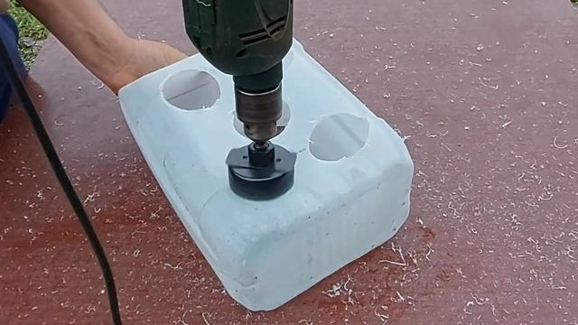 Ни в коем случае не выбрасывайте пластиковую канистру Из неё получиться очень нужная самоделка смотреть онлайн