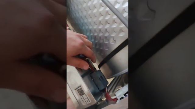 НЕ ВСЕГДА МОЖНО ОТРЕМОНТИРОВАТЬ ТЕХНИКУ СВОИМИ РУКАМИ👉👉Лучше обратиться к мастеру! ☎️89683833608 смотреть онлайн