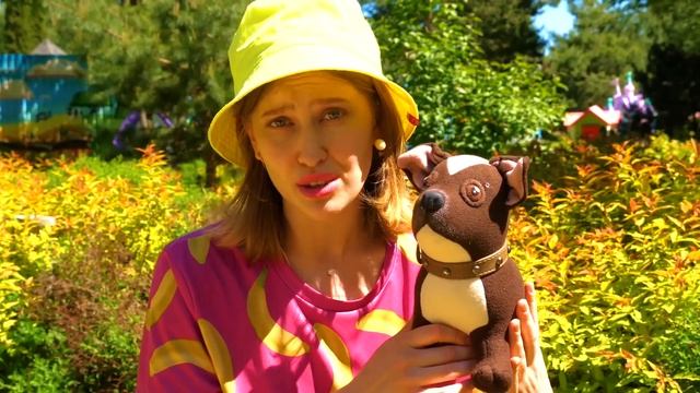 Ищем Лаки на детской площадке! Видео для детей про мягкие игрушки — Как мама Шоколадки смотреть онлайн
