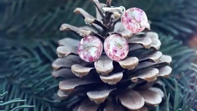 Новогодняя коллекция украшений Bloomery. Цветы с блёстками смотреть онлайн