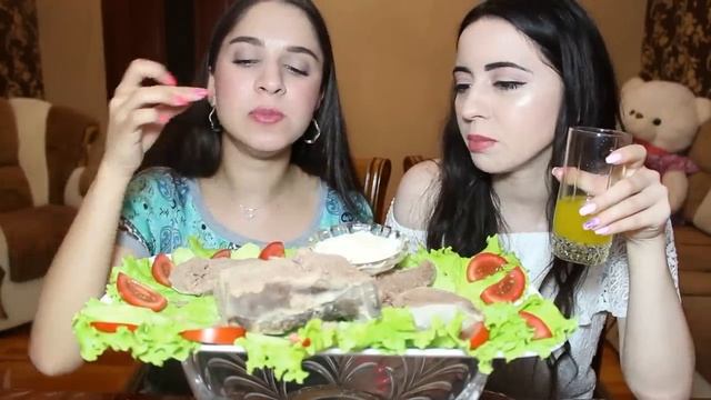 ЯЗЫК КОРОВЫ MUKBANG/ #AykaEmilly ask Fatima смотреть онлайн