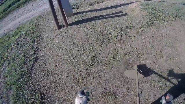 Небезопасный ,но эффективный способ косить траву. Брею сложный рельеф! смотреть онлайн