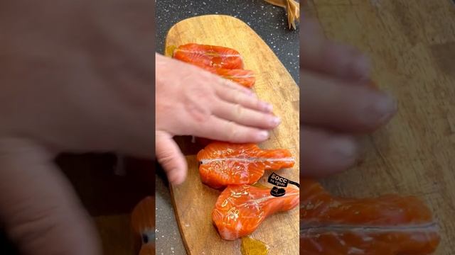 Форель в духовке с овощами . Отлично подойдет на праздничный стол смотреть онлайн