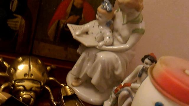 Я зарабатываю на антиквариате 500- 800 долларов в месяц. I make the Antiques of 500-800 dollars смотреть онлайн