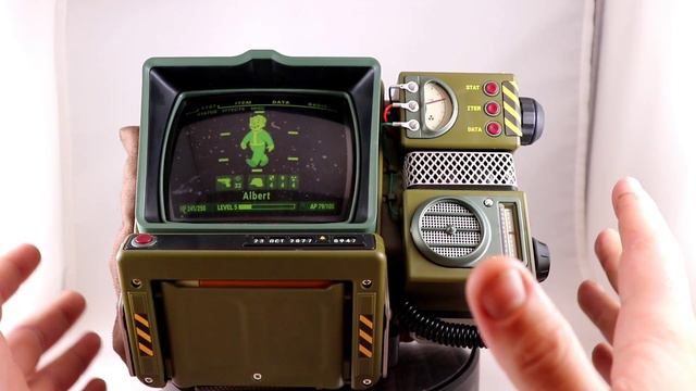 Fallout 76 Pip-Boy 2000 Construction Kit Review смотреть онлайн