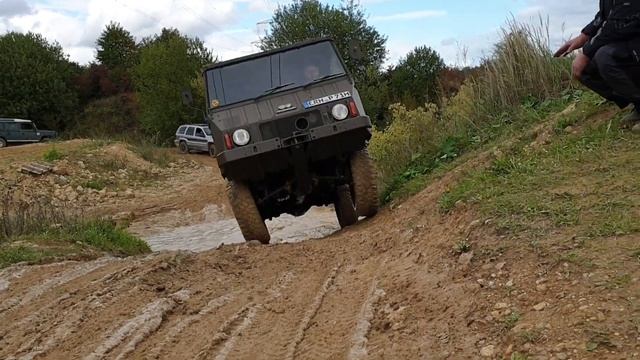 Offroading with my Steyr-Puch Pinzgauer in the Offroadpark Bayern смотреть онлайн