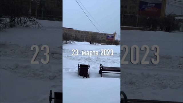 В Якутске девочка чуть не утонула в луже, напротив Дома Правительства Якутии смотреть онлайн