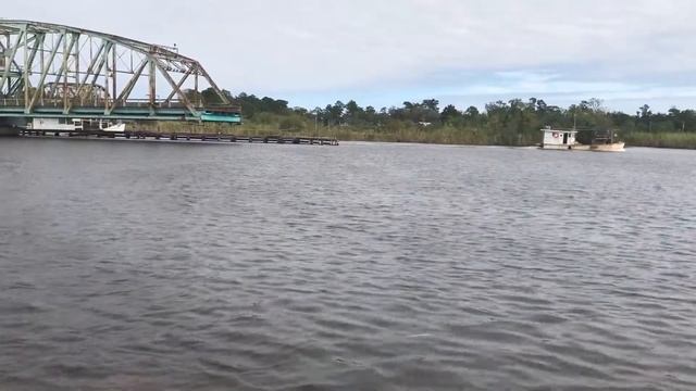 HIGHWAY 90 PEARL RIVER SWING BRIDGE CONNECTING LOUISIANA & MISSISSIPPI смотреть онлайн