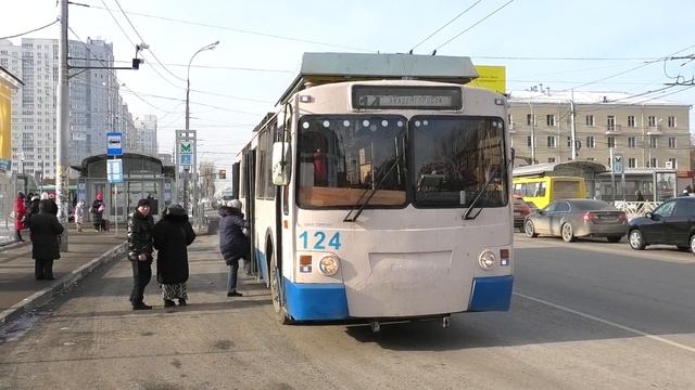 Троллейбус Екатеринбурга ЗиУ-682 КР Иваново №124 маршрут №14 на остановке "Южный автовокзал" смотреть онлайн