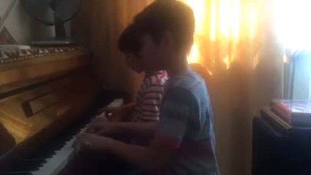 SOFT MOZART RECITAL May 2016: Ваня и Лёня Югай. Вальс собачек в 4 руки. смотреть онлайн
