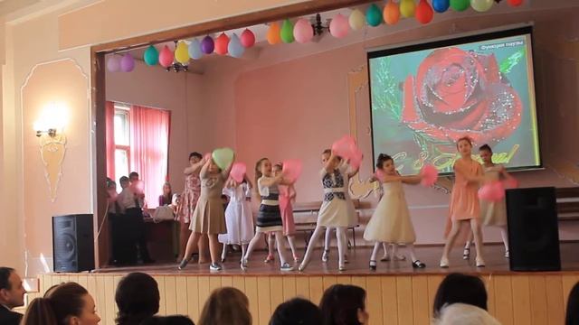 Танец мамам на 8 марта смотреть онлайн