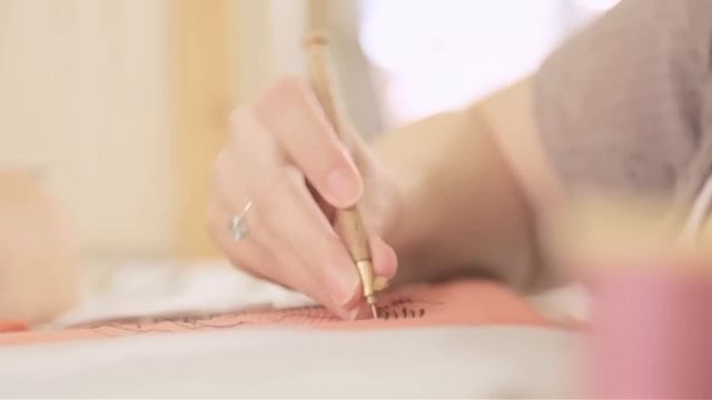 Real Artisans Behind Haute Couture | Behind the Seams ★ Glam.com смотреть онлайн