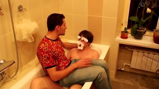 Приколы над спящими! Не засыпайте первыми в кругу друзей!!! смотреть онлайн