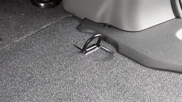 2017 Nissan NV200 - Interior Storage смотреть онлайн