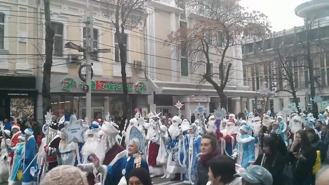 Парад Дедов Морозов....Краснодар!!! смотреть онлайн