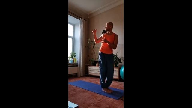 Йога утром. Онлайн занятие Сергея Нежданова смотреть онлайн