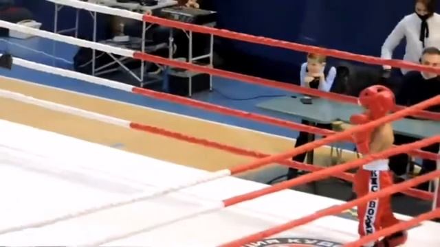 Первенство ХМАО-ЮГРЫ г. Сургут юный боец из Башкирии # в красном (Усманов Фидель) смотреть онлайн