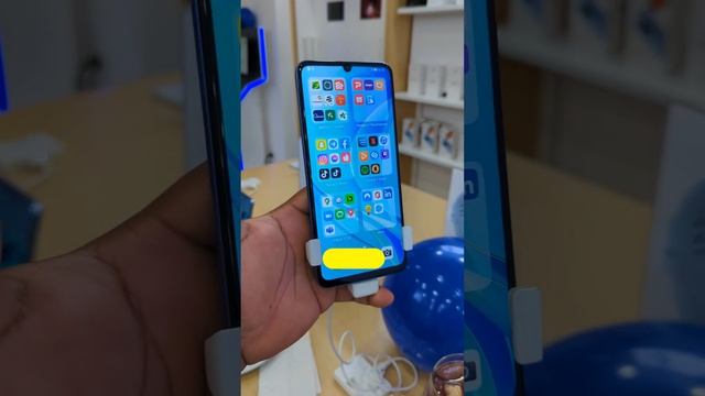 HUAWEI NOVA Y70 @HuaweiMobileCA@huaweiexperiencestore #HUAWEI смотреть онлайн